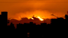 夕焼け雲に沈む