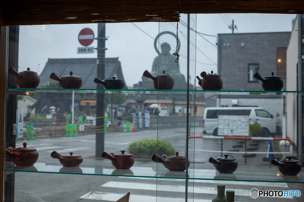 外は、雨