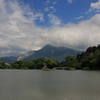 三島池から伊吹山を望む