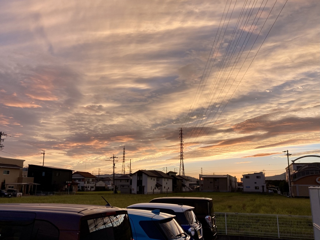 秋の夕焼け雲