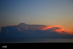 沖の雷雲