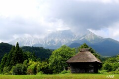 定番・茅葺小屋