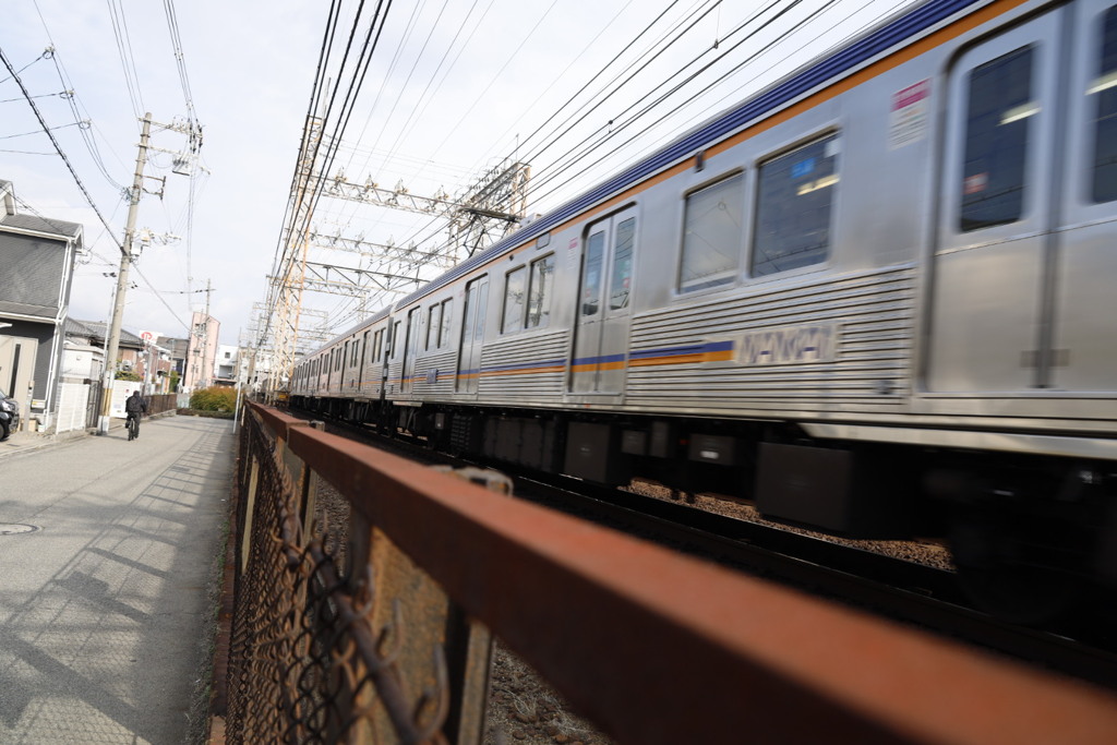 南海電車高野線浅香山駅付近にて