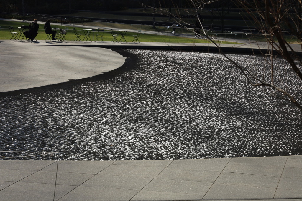 うめきた公園の人工池