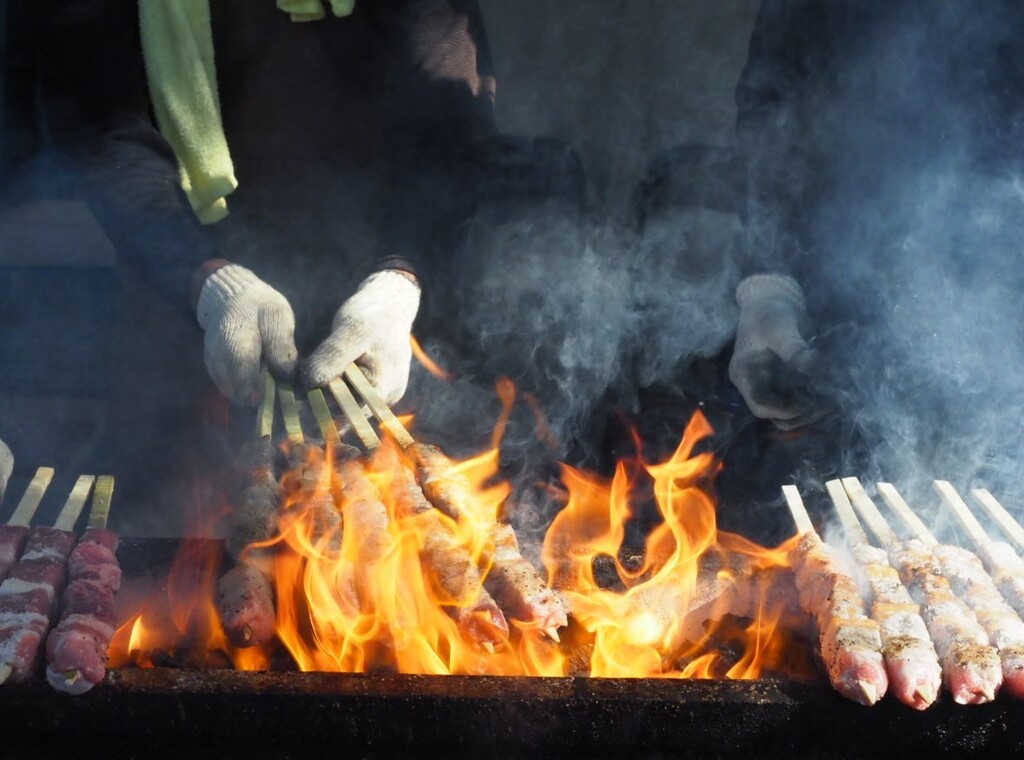 『燃える串焼き』