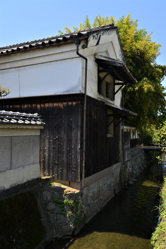川辺の蔵屋敷。。。！