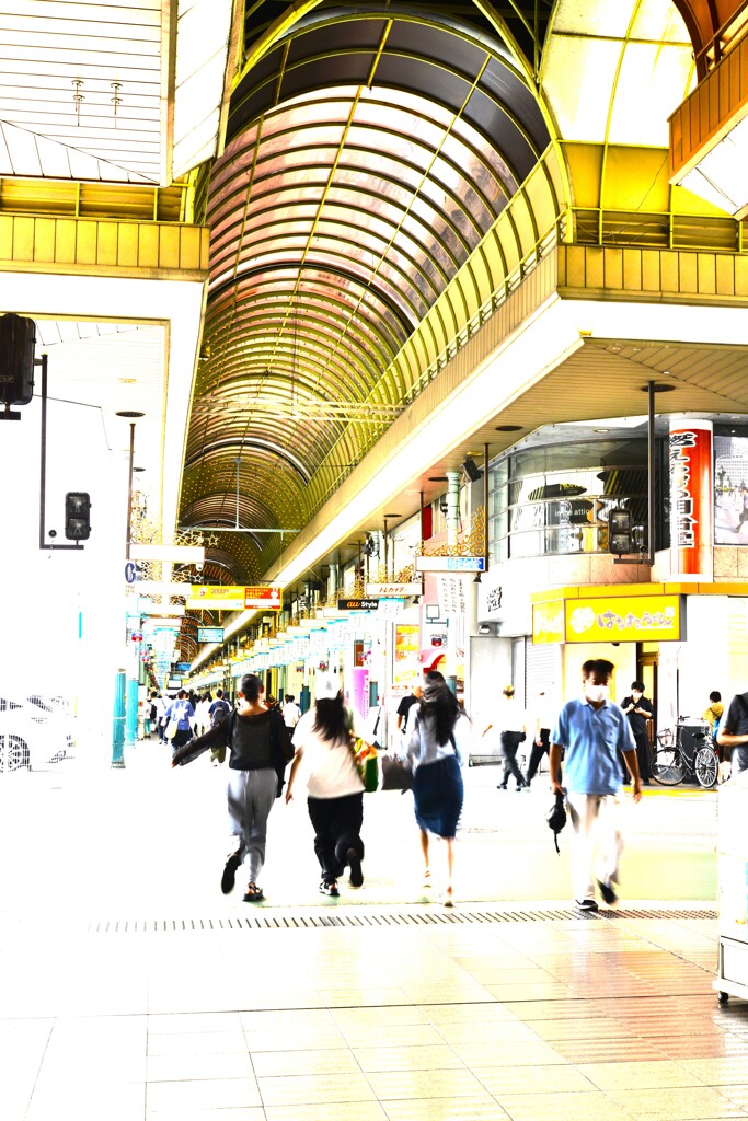 秋を装う街　④。。。！