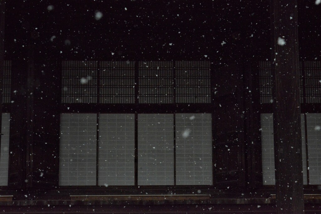 雪降る古刹　④。。。！