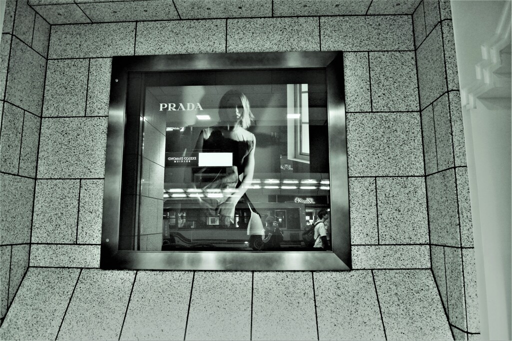 街を見つめる　①。。。！