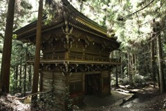 深山寺の山門。。。！