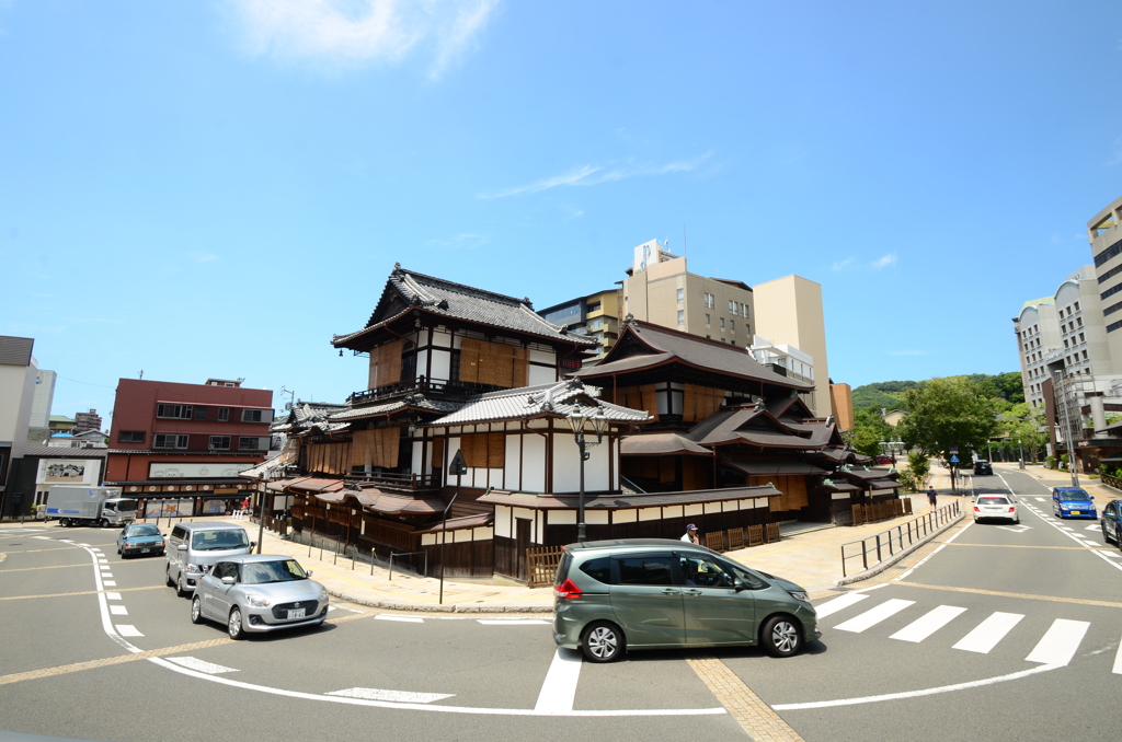 賑わう道後温泉　①。。。！