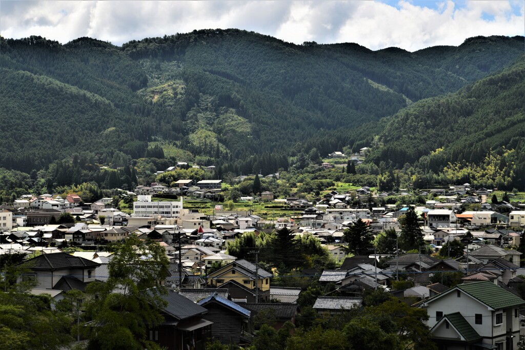 久万高原町．．四方山に囲まれて。。。！