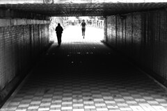 ガード下の光景　①。。。！