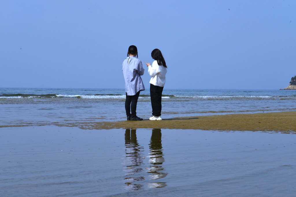 海辺で遊ぶ　➁。。。！