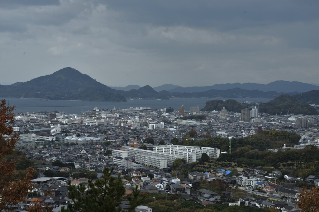 見下ろす松山　①。。。！