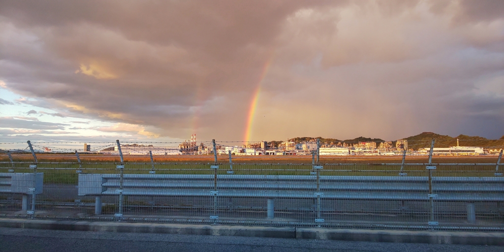 夕焼け空に虹が　③　。。。！