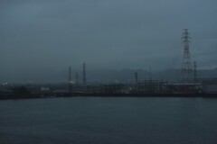冷たい雨にけむる朝　②。。。！