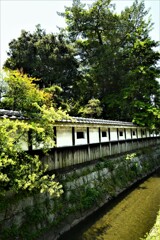 白い土塀の蔵屋敷　②。。。！