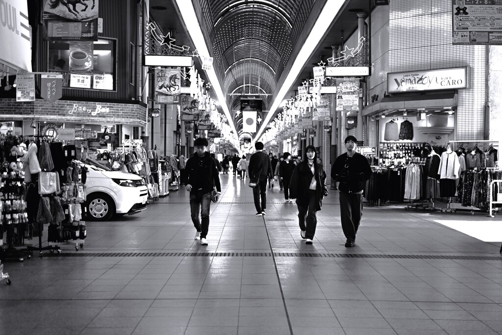 師走で賑わう街　①。。。！