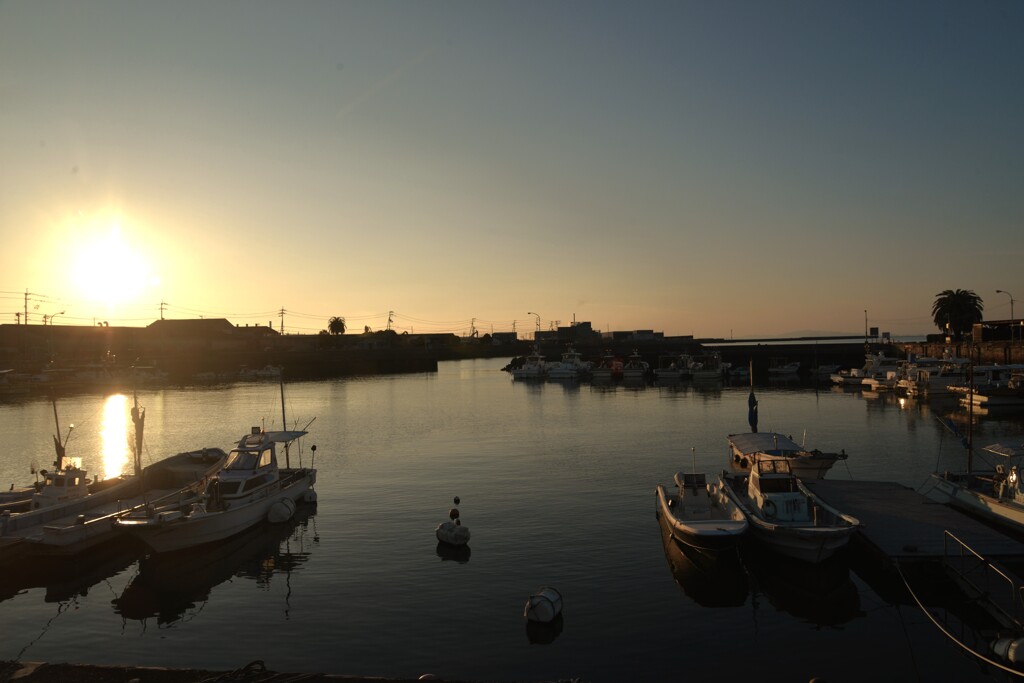 夕暮れの釣舟　②。。。！