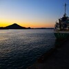 秋暮れの港．．島影。。。！