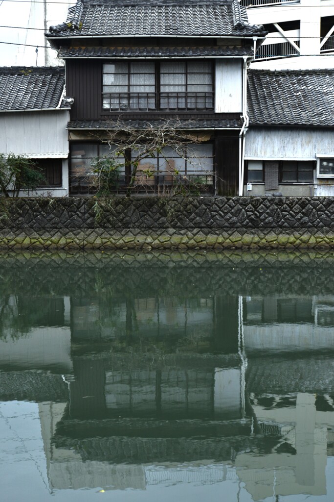 川辺りの街　➁。。。！