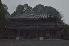 雪降る古刹　③。。。！