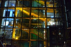 硝子のビル灯り　。。。！