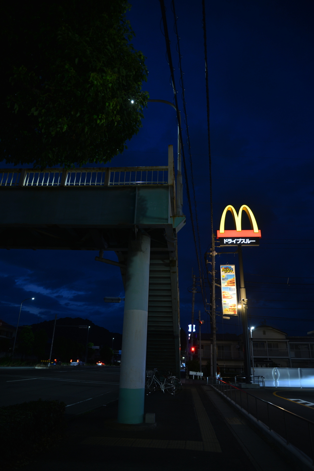 夕暮れ通りのマクド　②。。。！