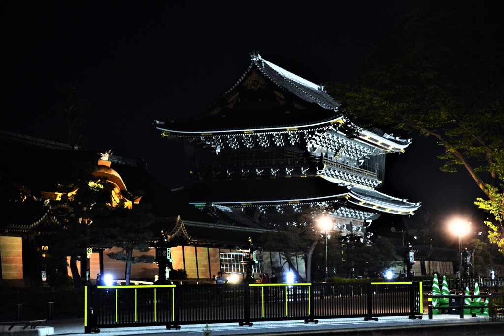 古都の夜散歩　①。。。！