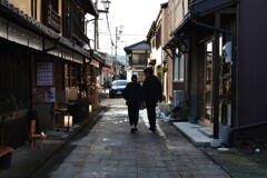 雪の残る町並を歩く　④。。。！