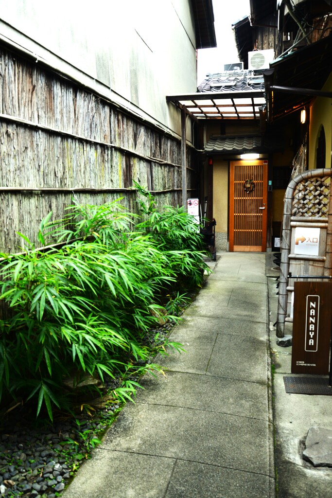 八坂の店先で　④。。。！