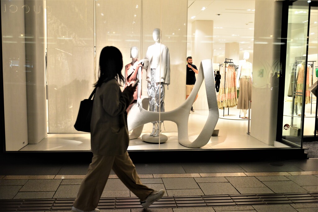 街を見つめる　②。。。！