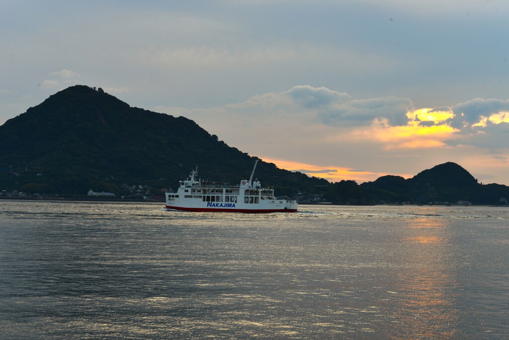 航海．．おだやかな海　②。。。！