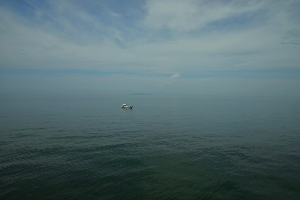 空と海の間で漂う　①。。。！