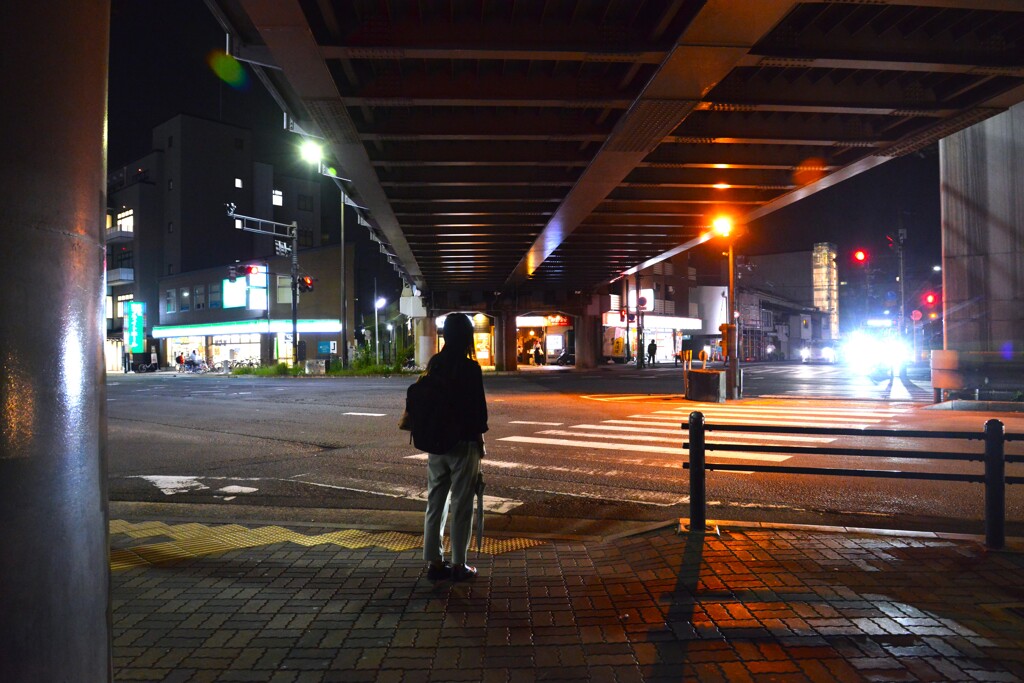夜更けの街角　①。。。！