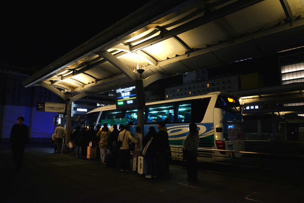 帰省バス．．想いは故郷へ　。。。！