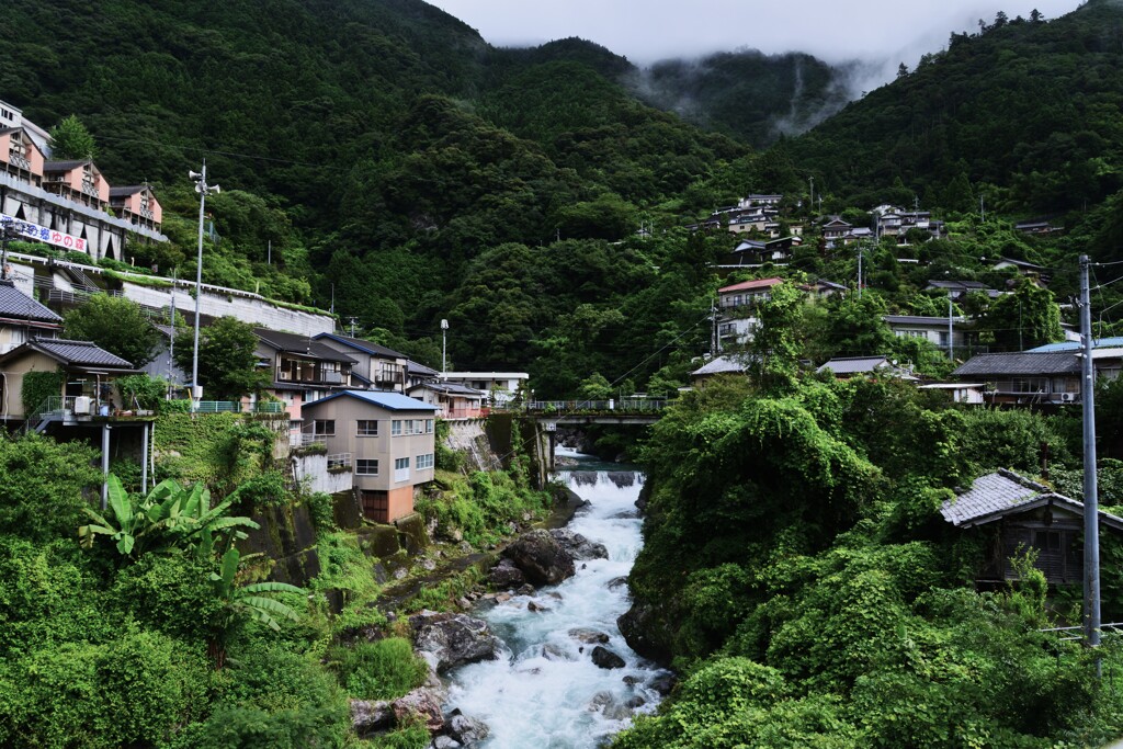 雨上がりの山村風景　②。。。！