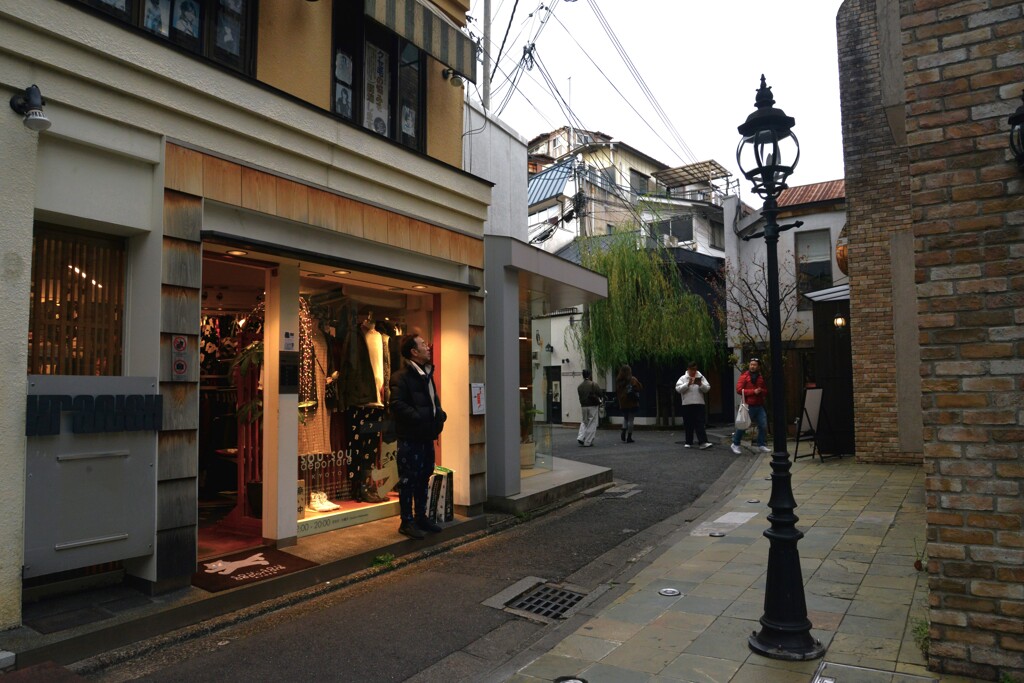 裏通り　①。。。！