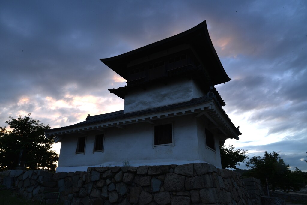 夕暮れの古城　④。。。！