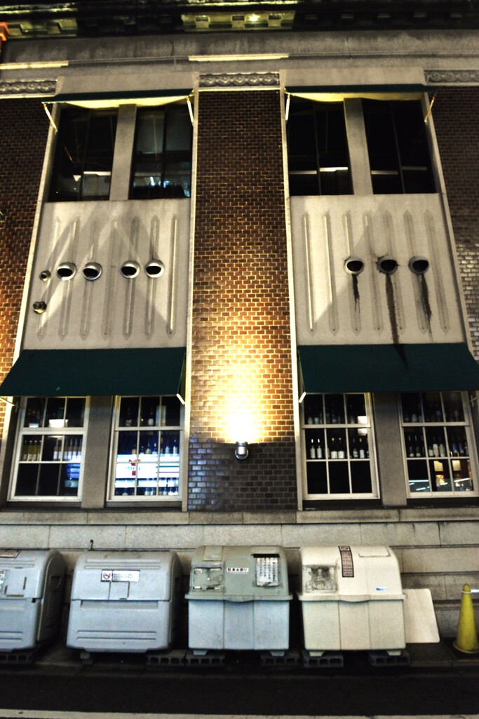 夜更けの街　①。。。！