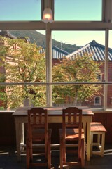 窓から覗く秋　。。。！