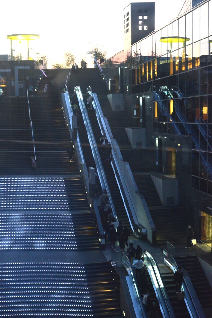 京都駅．．大階段　②。。。！