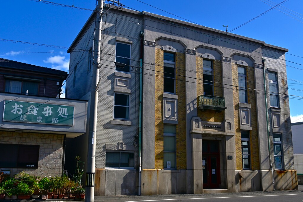 海岸通りのレトロビルディング　①。。。！