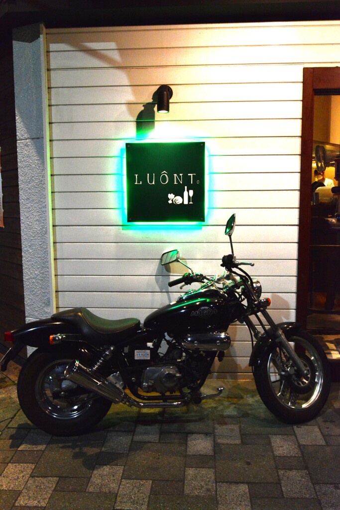 ハーレーの似合う店。。。！