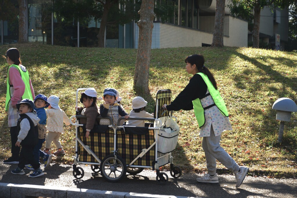 秋の日はなかよし　①。。。！