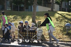 秋の日はなかよし　①。。。！