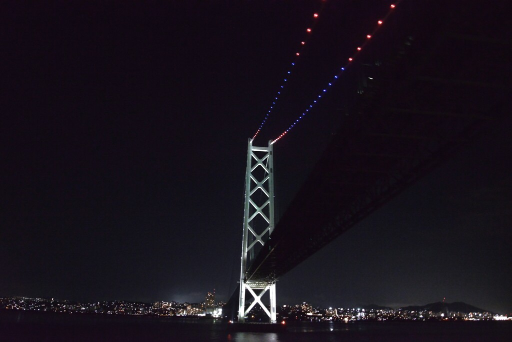 七色の明石海峡大橋　②。。。！