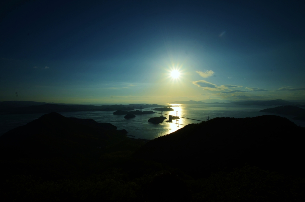 漆黒に、沈み行く島影　①　。。。！