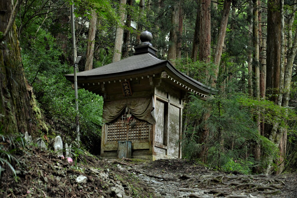 静寂なる地蔵堂。。。！